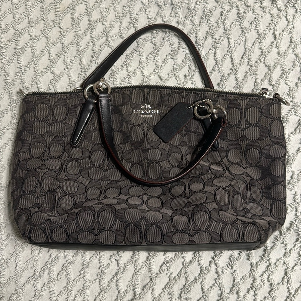 Coach Purse. Small Kelsey. Black and Smoke.